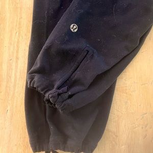 Black short legging. Well loved